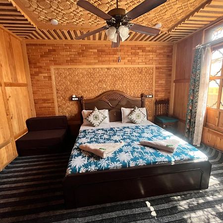 The Heritage Group Of Houseboats Srīnagar Exterior foto