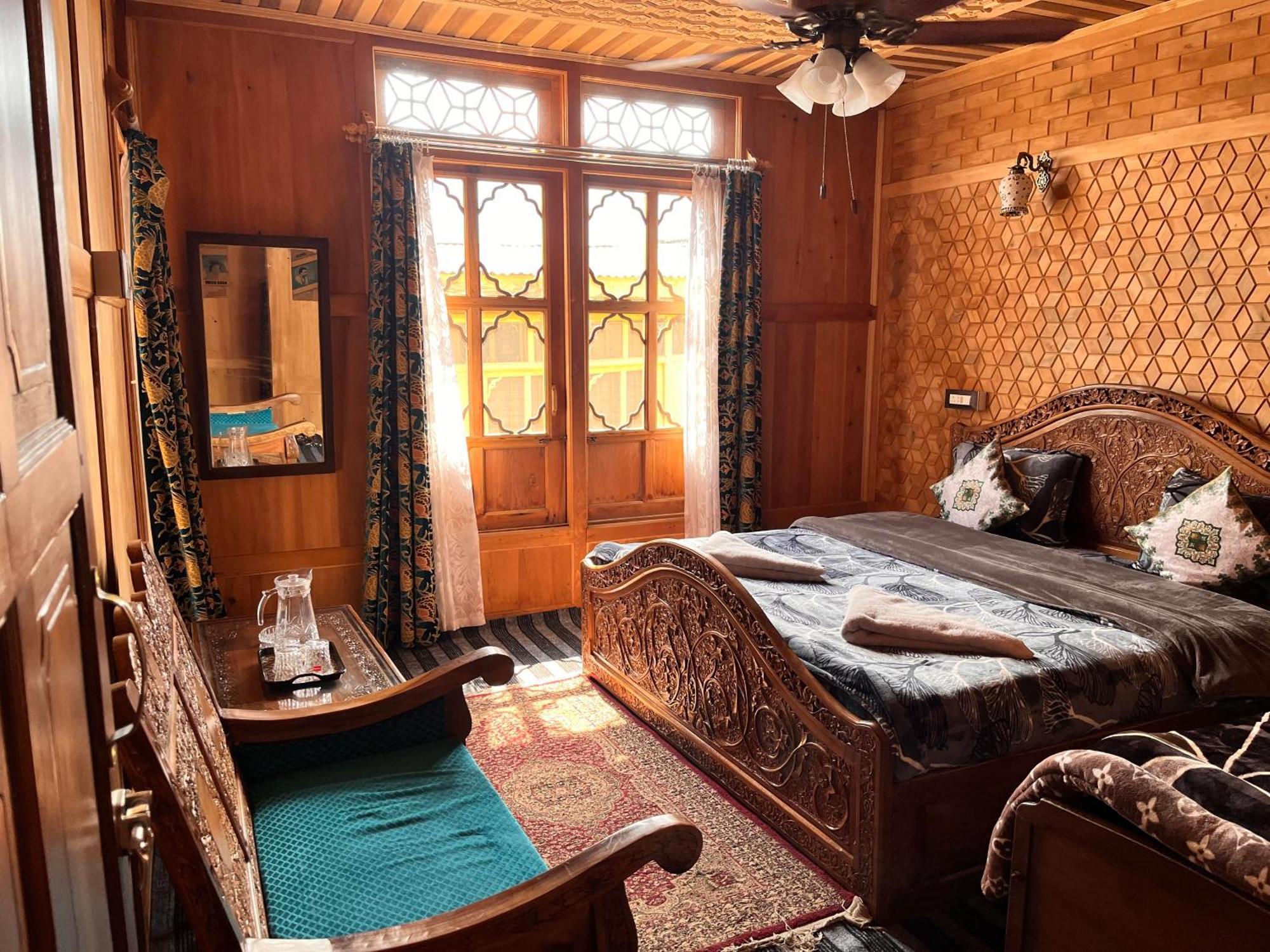 The Heritage Group Of Houseboats Srīnagar Exterior foto
