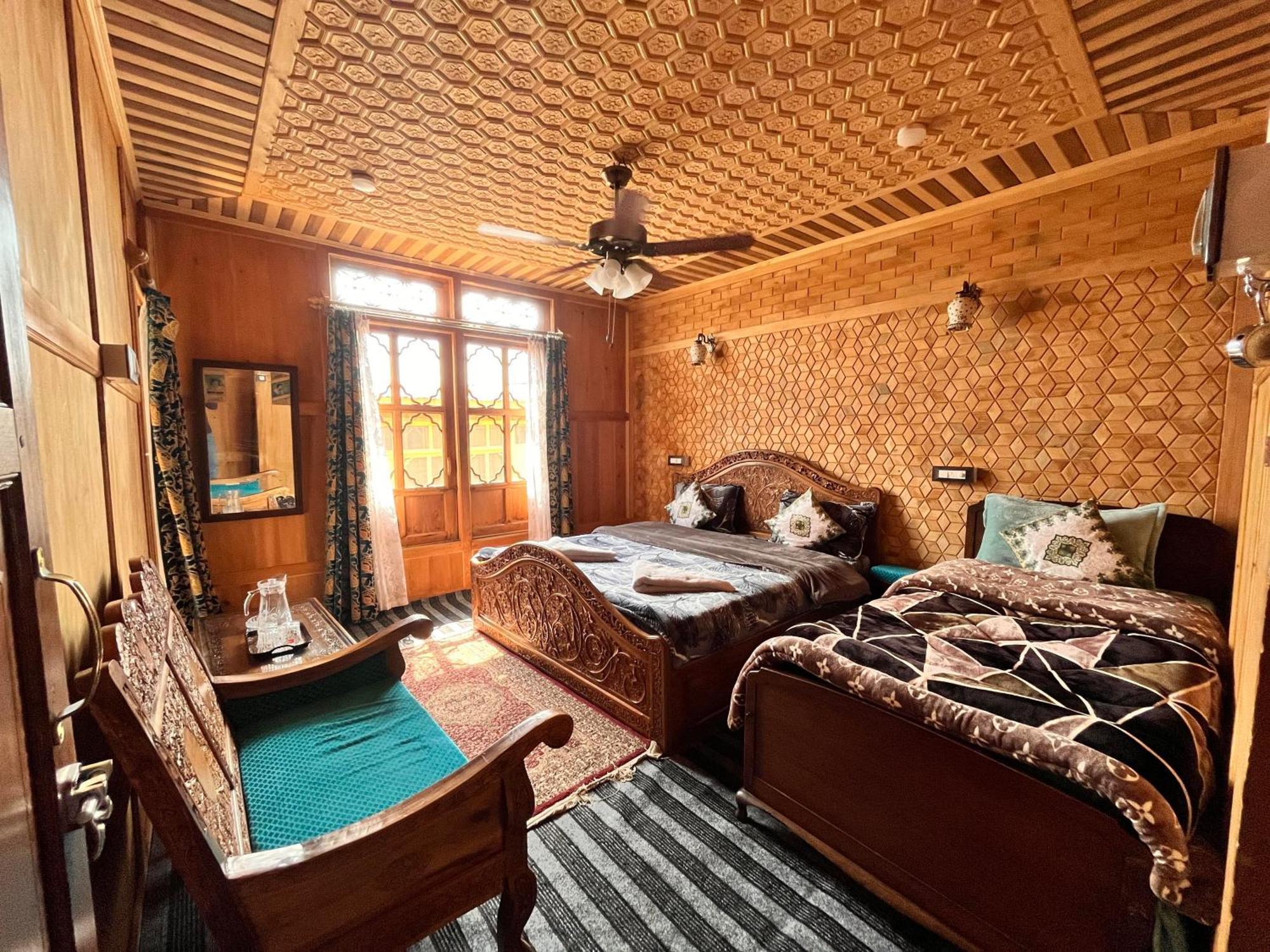The Heritage Group Of Houseboats Srīnagar Exterior foto